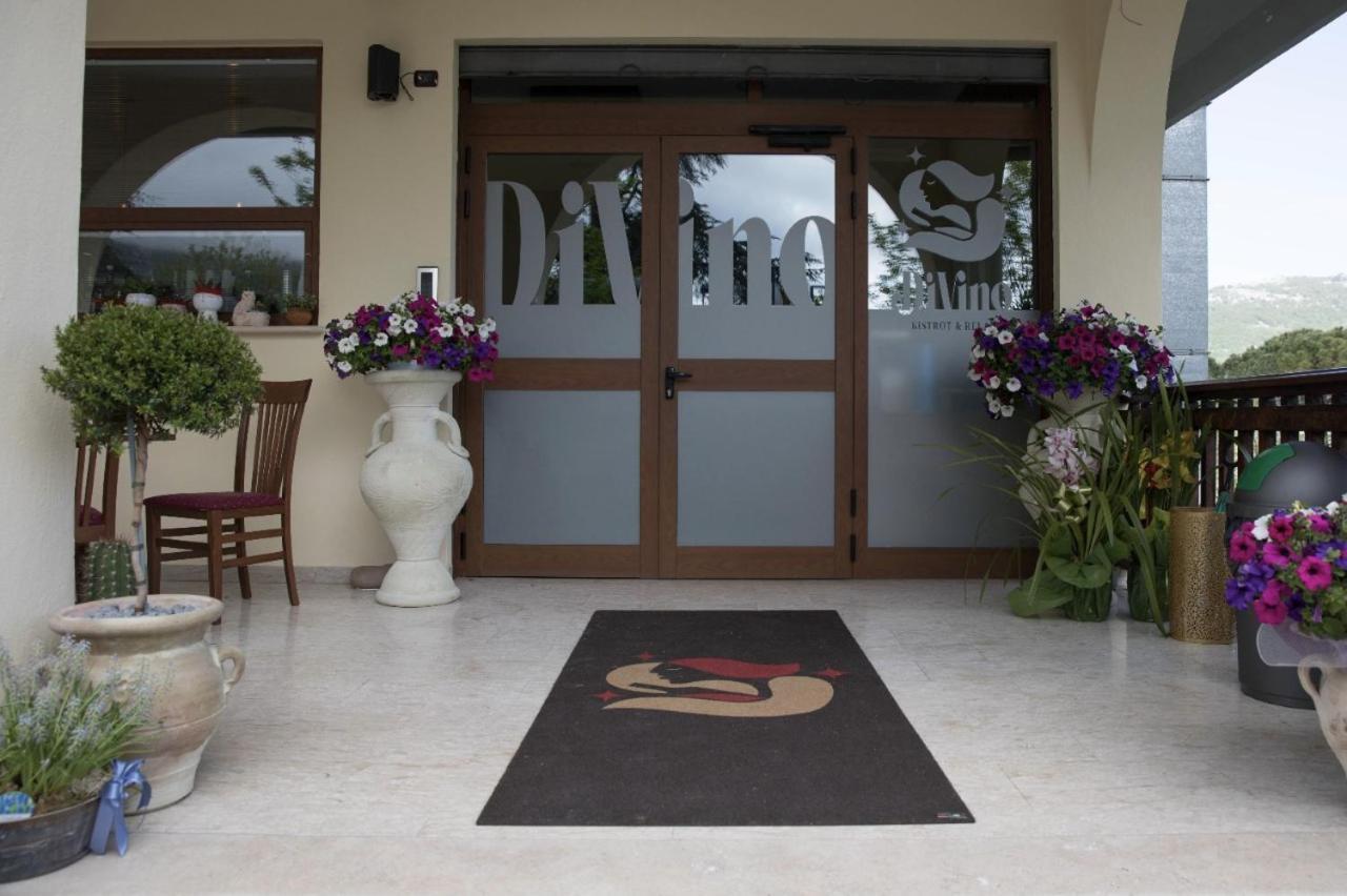 Готель Divino Bistrot E Relais Lenola Екстер'єр фото