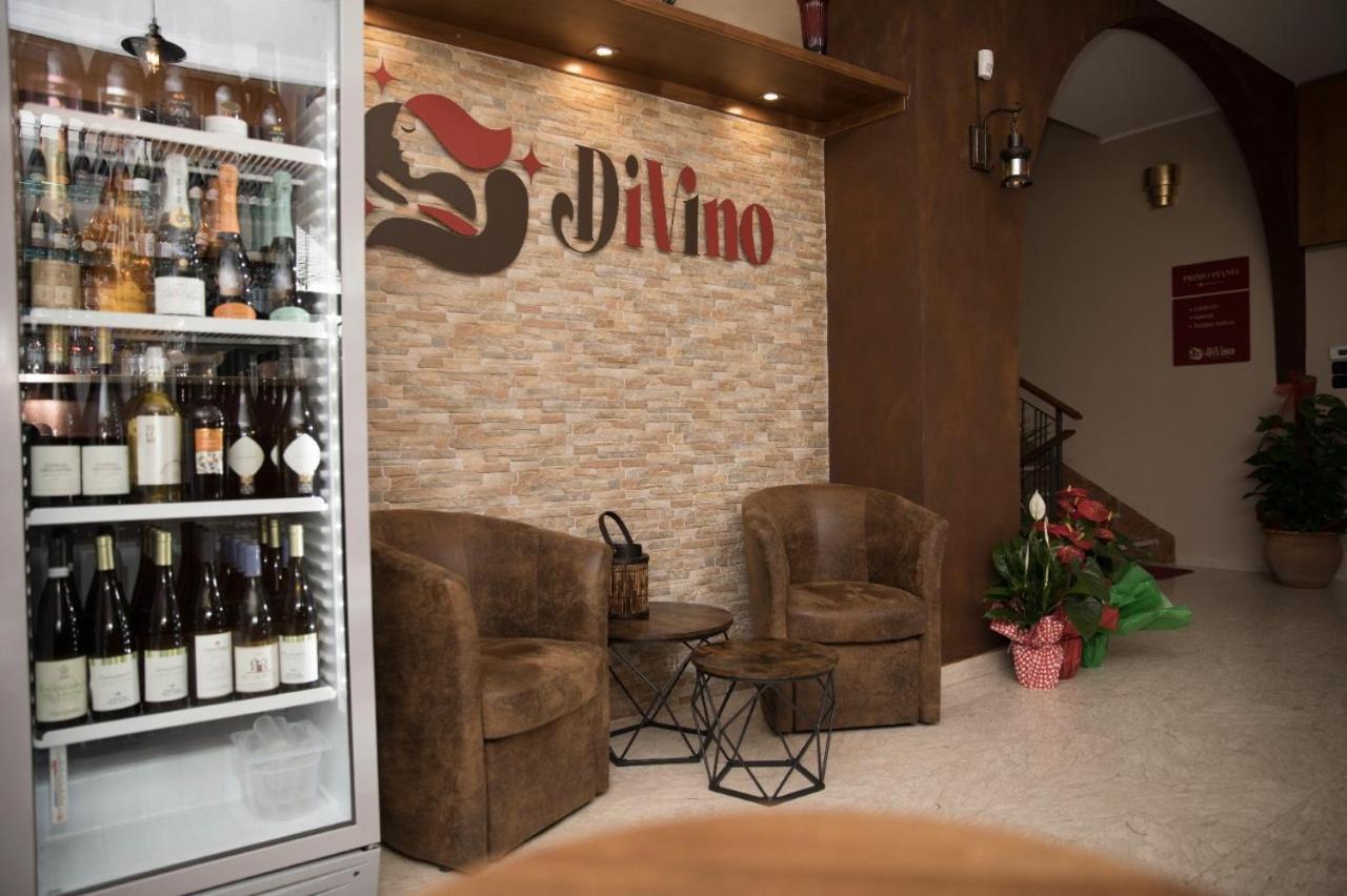 Готель Divino Bistrot E Relais Lenola Екстер'єр фото