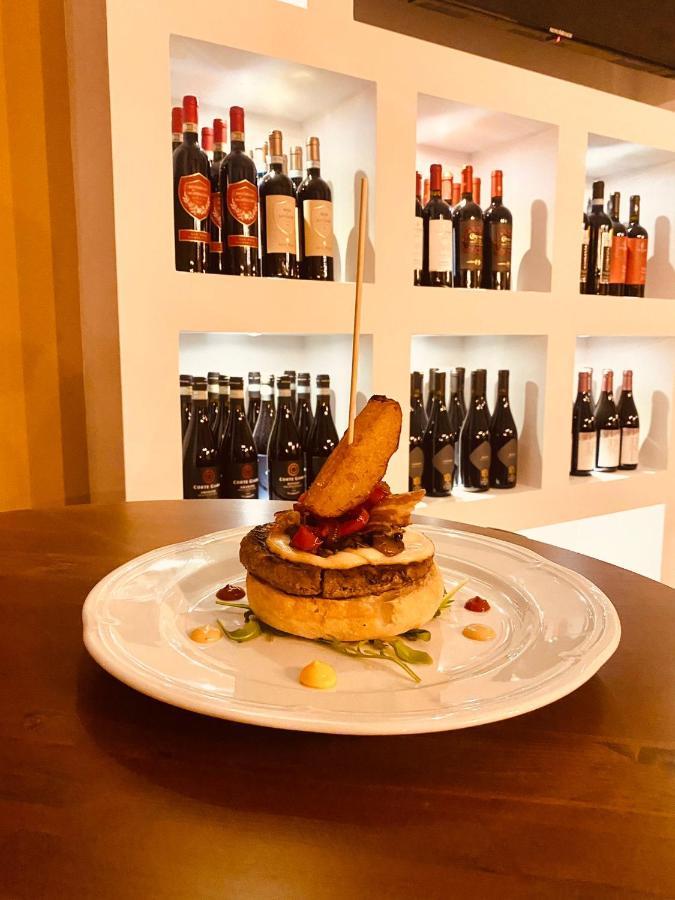 Готель Divino Bistrot E Relais Lenola Екстер'єр фото
