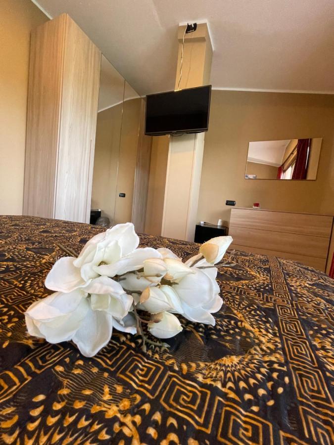 Готель Divino Bistrot E Relais Lenola Екстер'єр фото